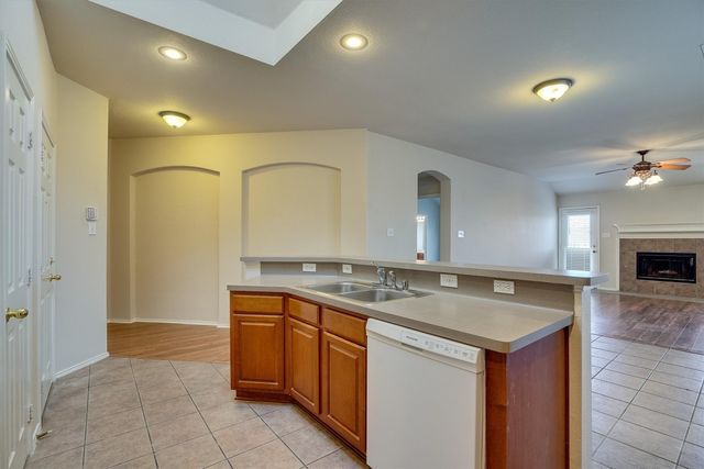 9804 Westmere Lane, Fort Worth, TX 76108