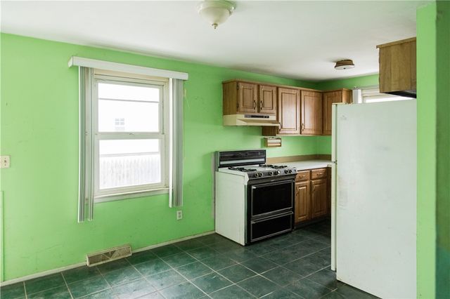 71 Birchland Avenue, Pawtucket, RI 02860