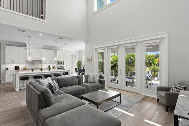 209 S SHORE CREST DRIVE, Tampa, FL 33609