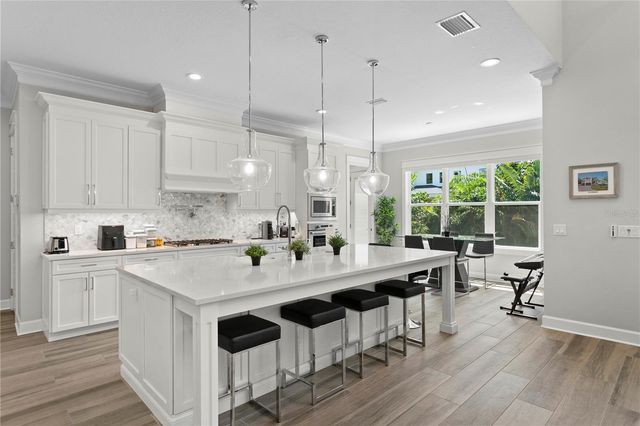 209 S SHORE CREST DRIVE, Tampa, FL 33609