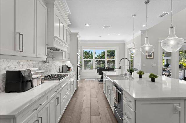 209 S SHORE CREST DRIVE, Tampa, FL 33609