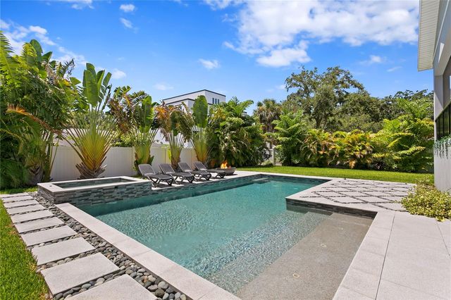 209 S SHORE CREST DRIVE, Tampa, FL 33609