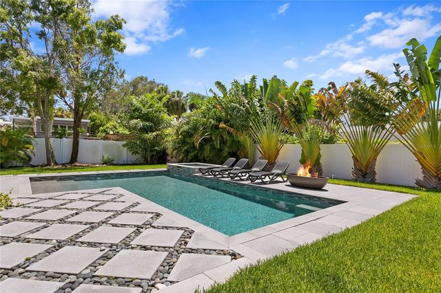 209 S SHORE CREST DRIVE, Tampa, FL 33609