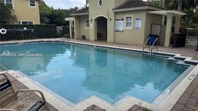 2851 W Prospect Rd 1211, Tamarac, FL 33309