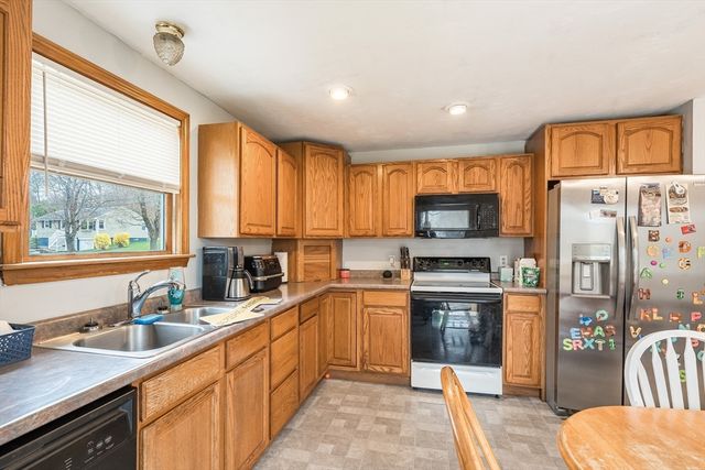 7 Leslie Lane, Millbury, MA 01527