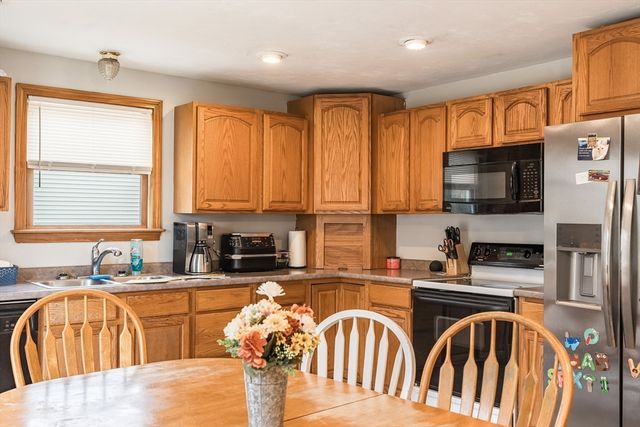 7 Leslie Lane, Millbury, MA 01527