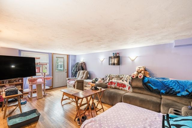 7 Leslie Lane, Millbury, MA 01527