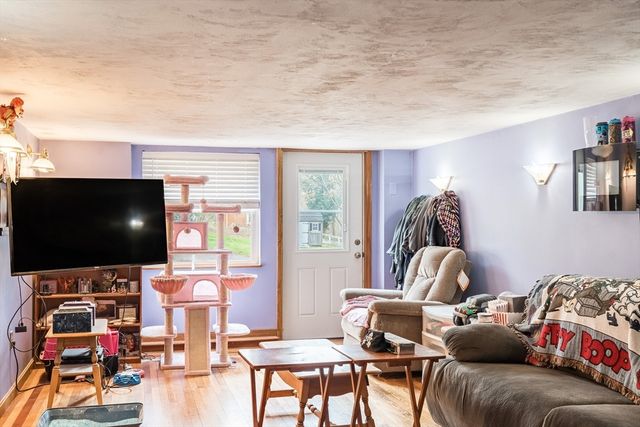 7 Leslie Lane, Millbury, MA 01527