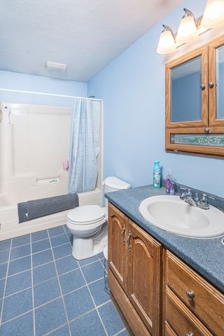 7 Leslie Lane, Millbury, MA 01527