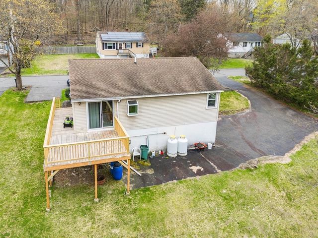 7 Leslie Lane, Millbury, MA 01527