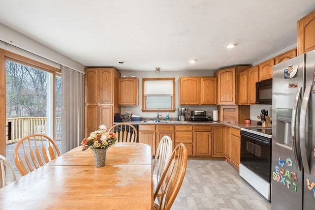 7 Leslie Lane, Millbury, MA 01527