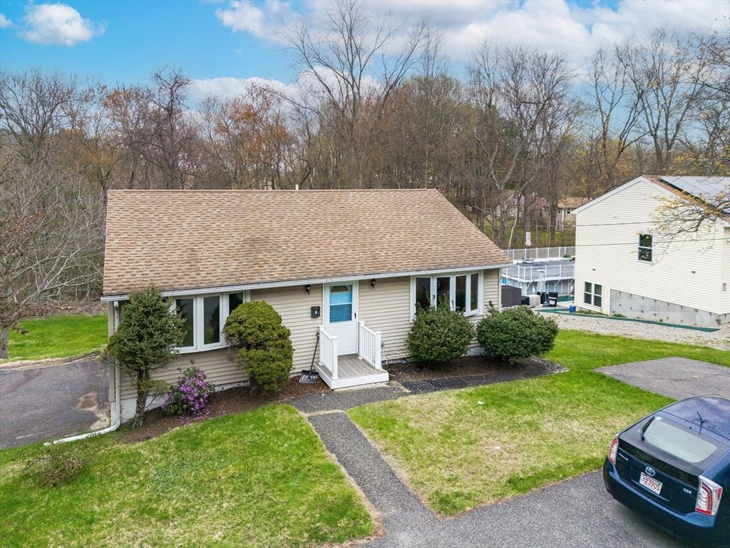 7 Leslie Lane, Millbury, MA 01527