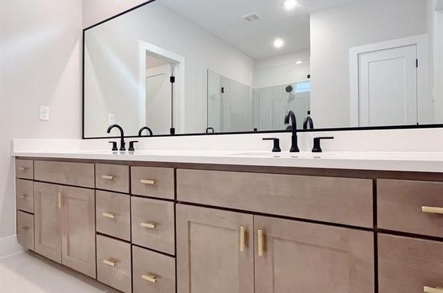 1806 Line Street, Houston, TX 77009