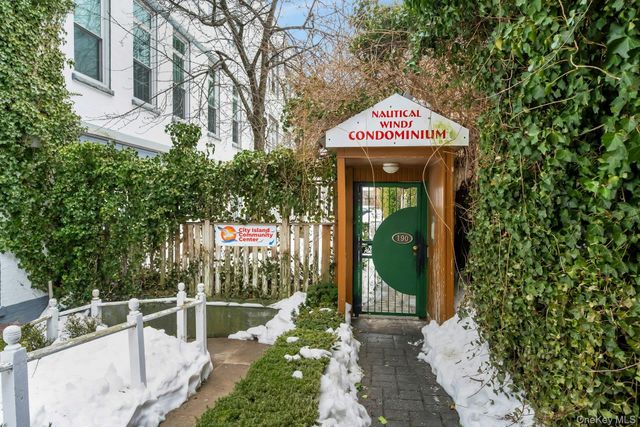 190 Fordham Street 12, Bronx, NY 10464