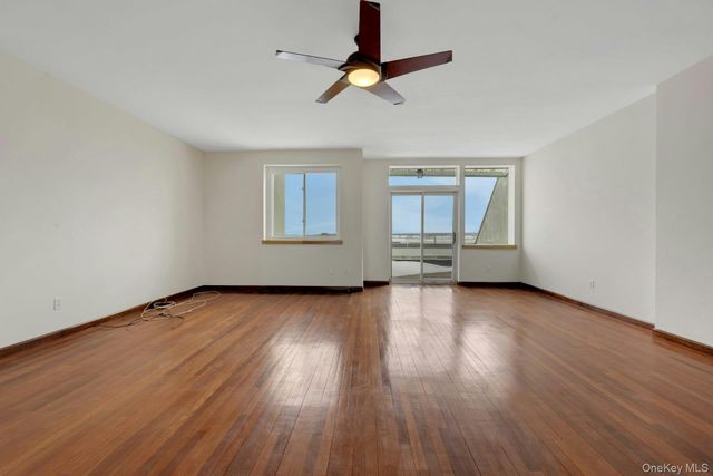 190 Fordham Street 12, Bronx, NY 10464