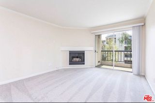 5530 Owensmouth Avenue 219, Woodland Hills, CA 91367