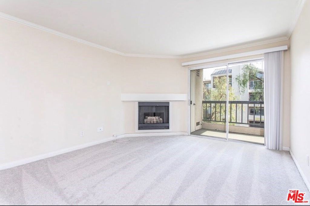 5530 Owensmouth Avenue 219, Woodland Hills, CA 91367 — exterior