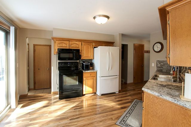 6 5th Avenue NE, Hutchinson, MN 55350