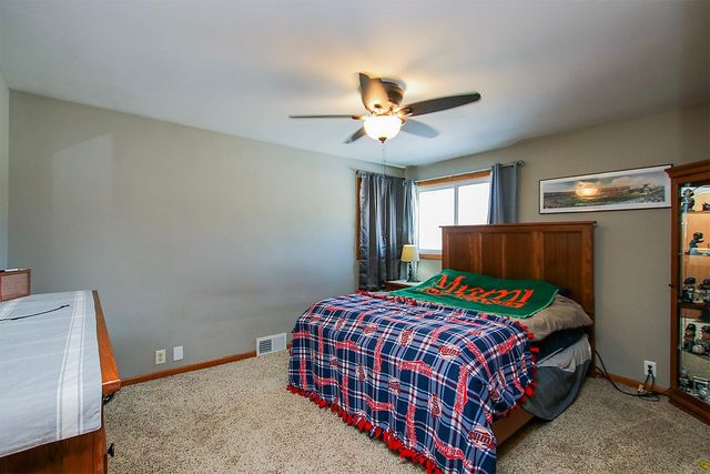 6 5th Avenue NE, Hutchinson, MN 55350