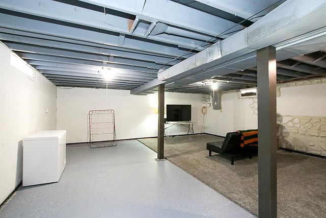 6 5th Avenue NE, Hutchinson, MN 55350