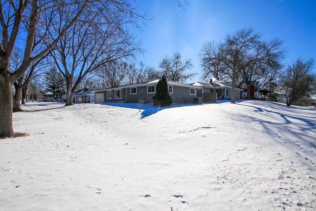 6 5th Avenue NE, Hutchinson, MN 55350
