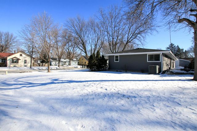 6 5th Avenue NE, Hutchinson, MN 55350