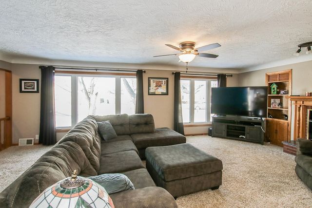 6 5th Avenue NE, Hutchinson, MN 55350