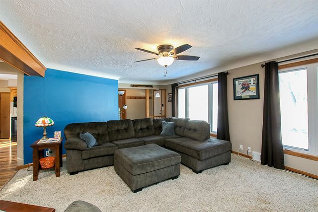 6 5th Avenue NE, Hutchinson, MN 55350