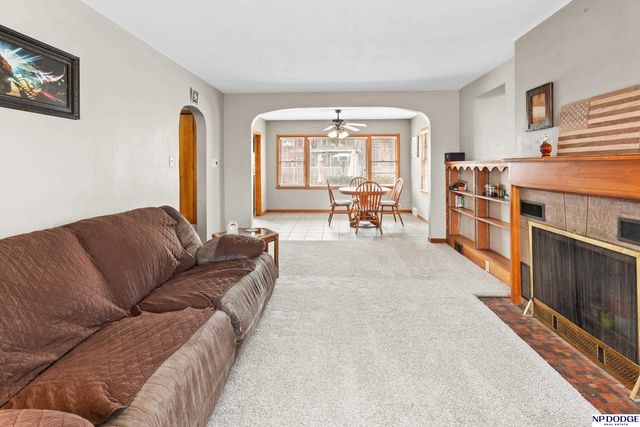 239 W 12 Street, Fremont, NE 68025