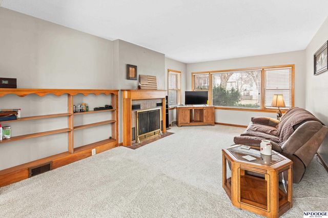 239 W 12 Street, Fremont, NE 68025