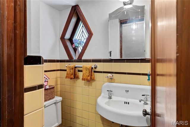 8015 Davis Drive, Clayton, MO 63105