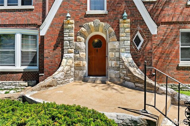 8015 Davis Drive, Clayton, MO 63105