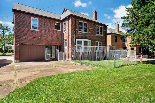 8015 Davis Drive, Clayton, MO 63105