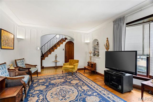 8015 Davis Drive, Clayton, MO 63105