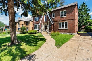 8015 Davis Drive, Clayton, MO 63105