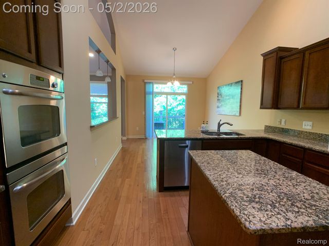 6603 BERRY CREEK Lane, West Bloomfield Charter Township, MI 48322