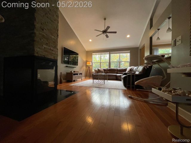6603 BERRY CREEK Lane, West Bloomfield Charter Township, MI 48322