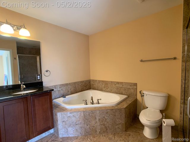6603 BERRY CREEK Lane, West Bloomfield Charter Township, MI 48322