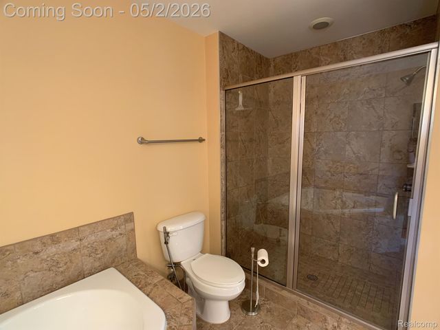 6603 BERRY CREEK Lane, West Bloomfield Charter Township, MI 48322