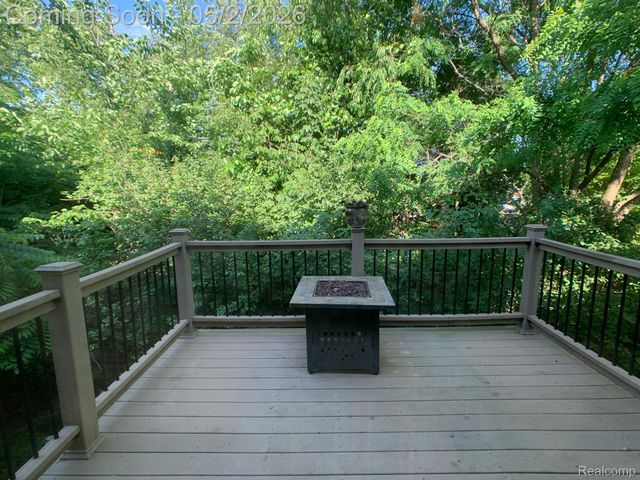 6603 BERRY CREEK Lane, West Bloomfield Charter Township, MI 48322