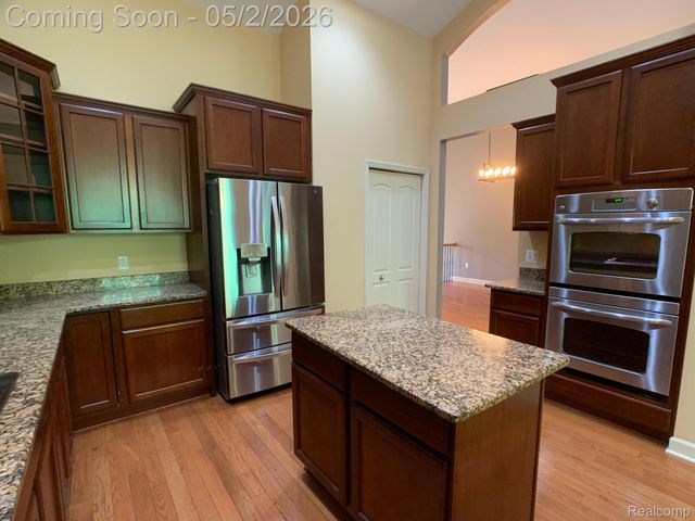 6603 BERRY CREEK Lane, West Bloomfield Charter Township, MI 48322