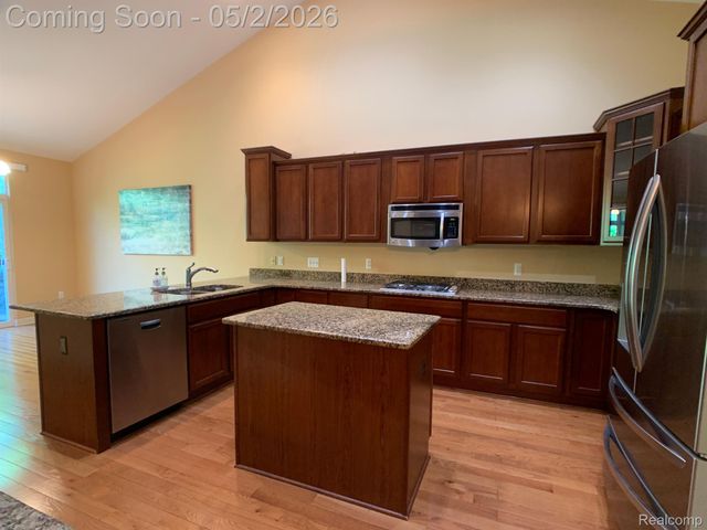 6603 BERRY CREEK Lane, West Bloomfield Charter Township, MI 48322