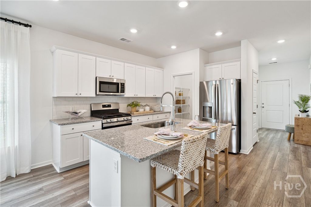 Image 4 of property listing at 178 Geranium Way, Savannah, GA 31302