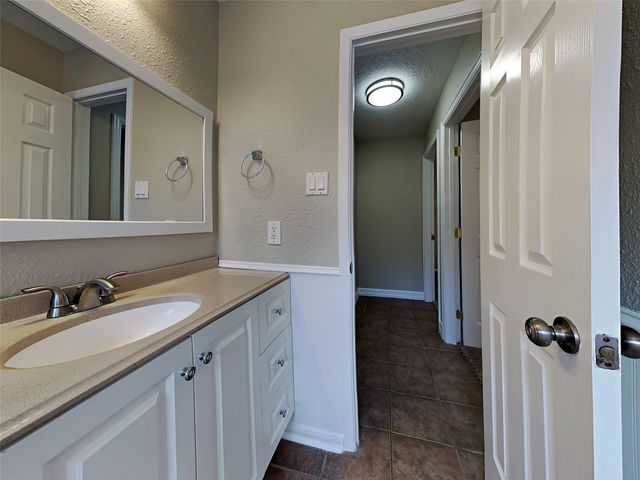 123 Greenshire Drive, League City, TX 77573
