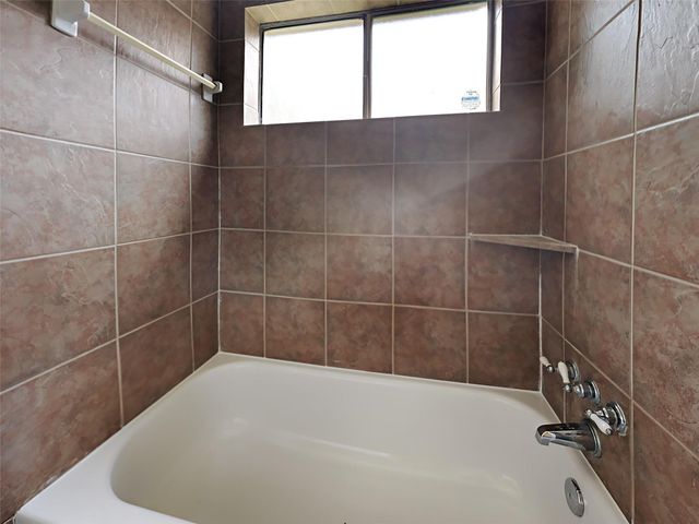 123 Greenshire Drive, League City, TX 77573