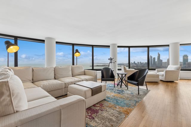 155 N HARBOR Drive 2512, Chicago, IL 60601