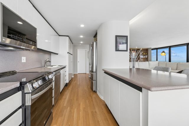 155 N HARBOR Drive 2512, Chicago, IL 60601