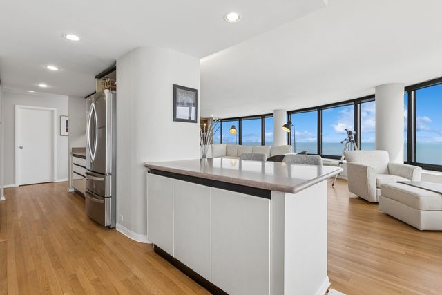 155 N HARBOR Drive 2512, Chicago, IL 60601