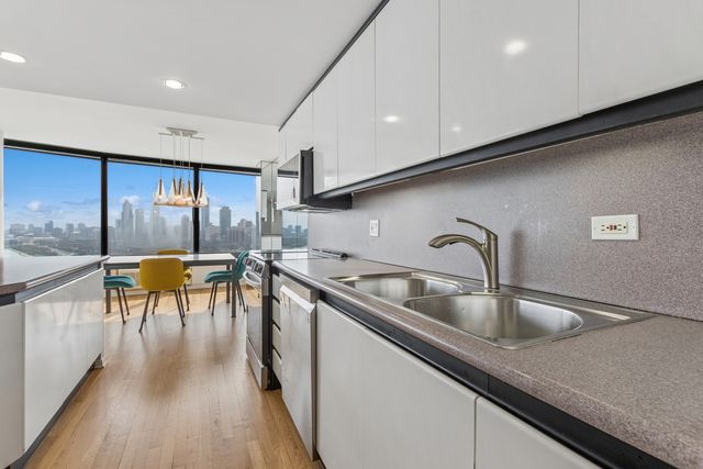 155 N HARBOR Drive 2512, Chicago, IL 60601