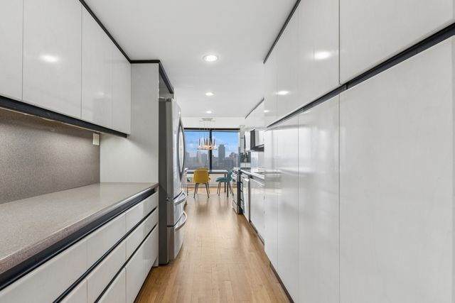 155 N HARBOR Drive 2512, Chicago, IL 60601